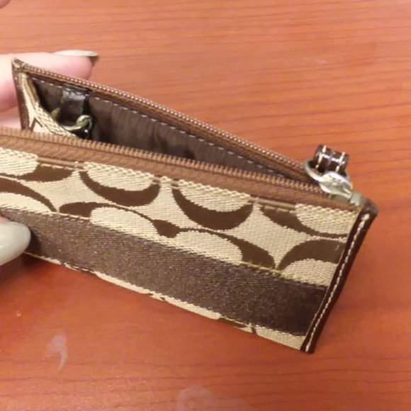 Signature Skinny COACH ID Case - Picture 3 of 5